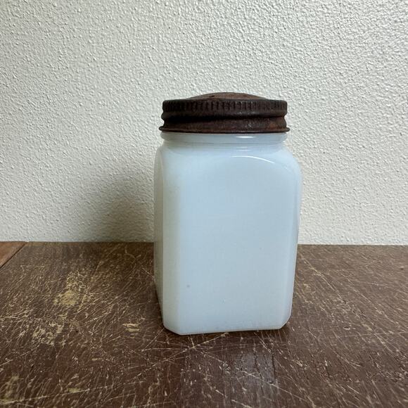 Vintage Milk Glass Made in USA metal‎ top Single Shaker - Picture 3 of 7